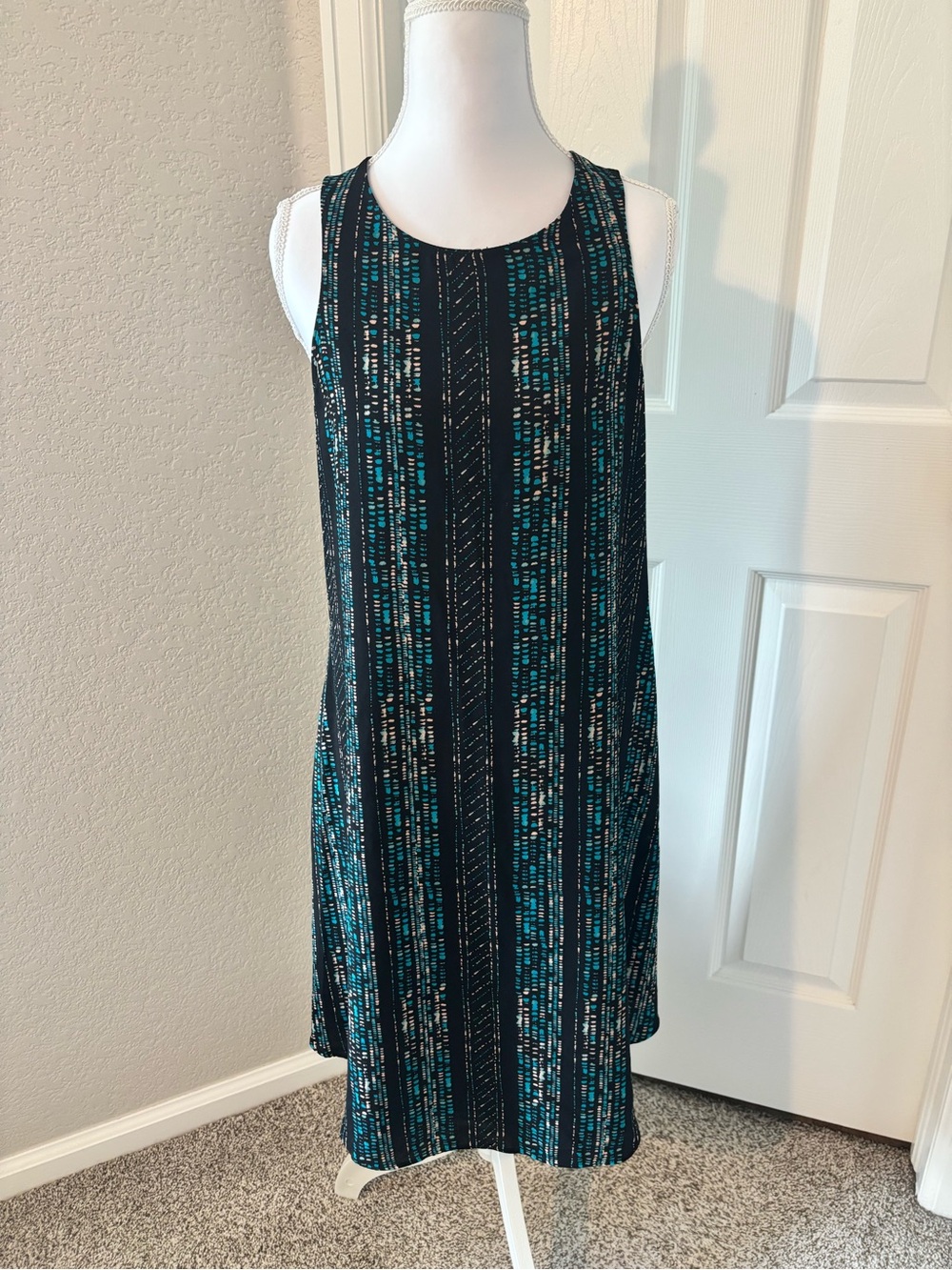 Apt 9 Sleeveless Teal and Black Patterned Shift Dress - size S